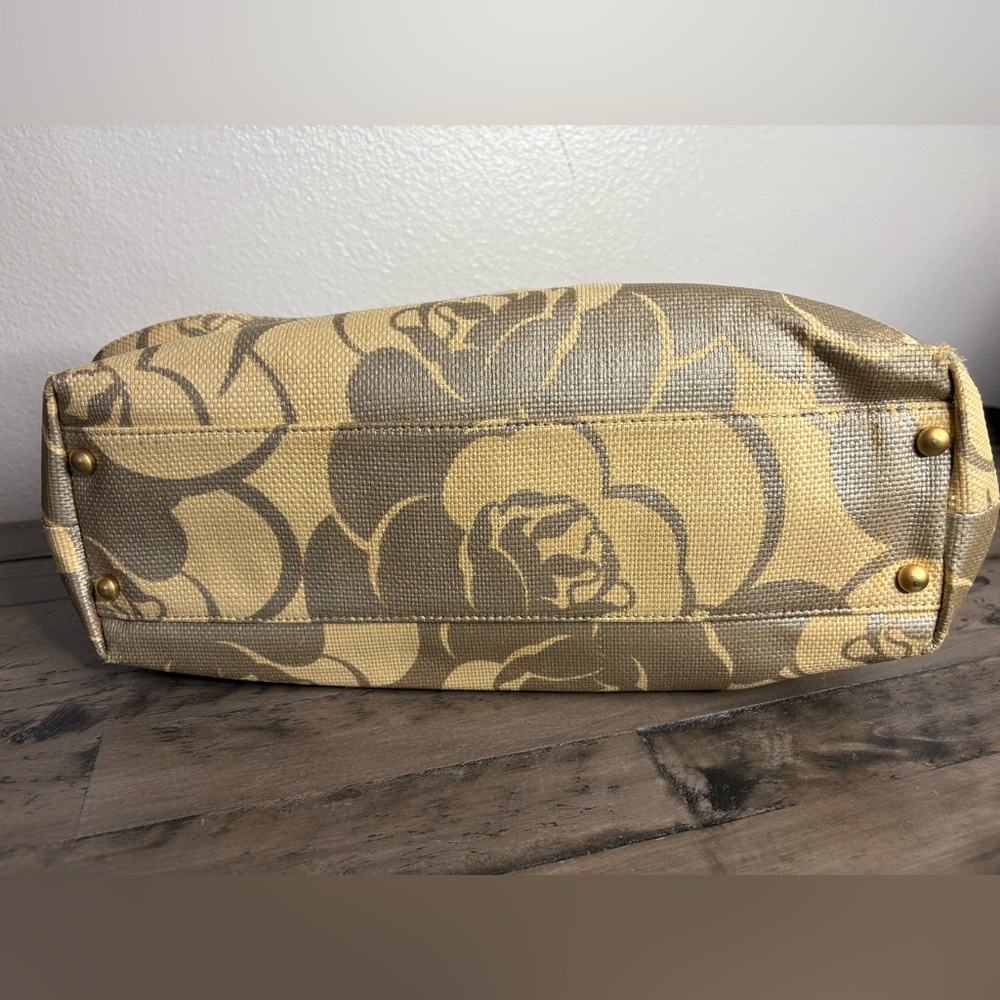 CHANEL Camellia Raffia CC Logo Chain Tote - Picture 9 of 16